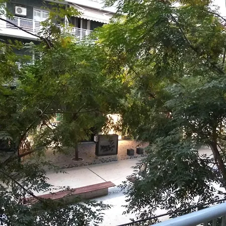 Balcony Of In The Heart Of Town شقة