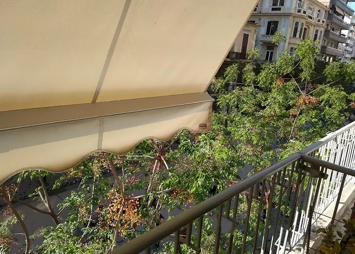 Balcony Of In The Heart Of Town * 塞萨洛尼基